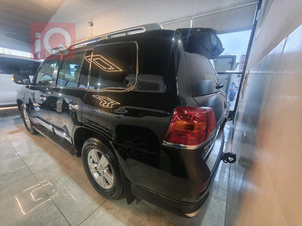 تويوتا لاندكروزر